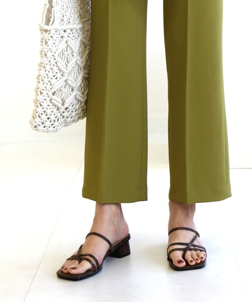 AmiAmi（アミアミ）の「華奢ストラップスクエアトゥトングサンダル（サンダル・レディース・ブラック/パイソン/ブラウン/グレイッシュベージュ/アイボリー/ピンク・L/LL/M/S）」の13枚目の写真