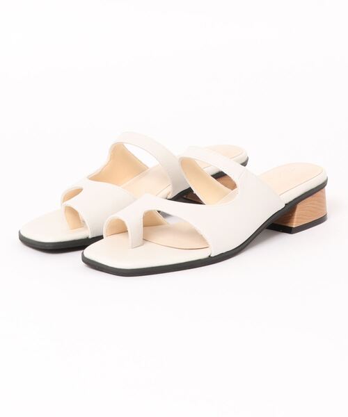 Realta（レアルタ）の「Realta(レアルタ) ヒールアップデザインカットトング サンダル（サンダル・レディース・ブラック/ホワイト/パイソン・M/S/L/LL）」の2枚目の写真
