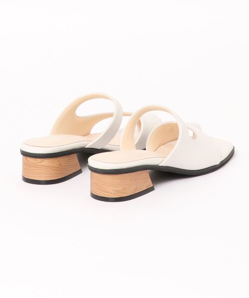 Realta（レアルタ）の「Realta(レアルタ) ヒールアップデザインカットトング サンダル（サンダル・レディース・ブラック/ホワイト/パイソン・M/S/L/LL）」の4枚目の写真