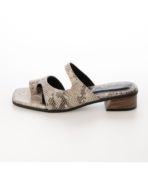 Realta（レアルタ）の「Realta(レアルタ) ヒールアップデザインカットトング サンダル（サンダル・レディース・ブラック/ホワイト/パイソン・M/S/L/LL）」の15枚目の写真