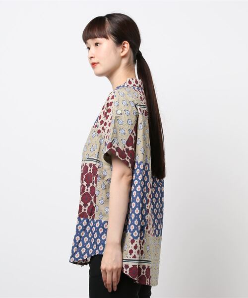 CUBE SUGAR（キューブシュガー）の「ボイル 総柄プリント 半袖 ドルマンスリーブ シャツ（シャツ/ブラウス・レディース・ベージュ/ネイビー/グレー/サックスブルー・M）」の5枚目の写真