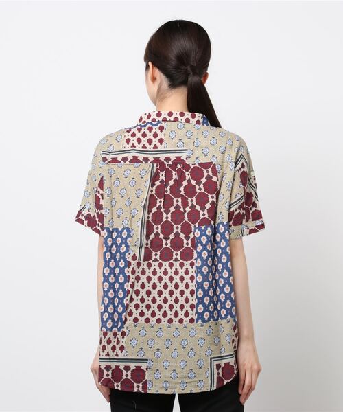 CUBE SUGAR（キューブシュガー）の「ボイル 総柄プリント 半袖 ドルマンスリーブ シャツ（シャツ/ブラウス・レディース・ベージュ/ネイビー/グレー/サックスブルー・M）」の6枚目の写真