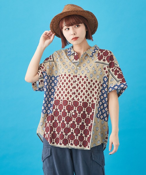 CUBE SUGAR（キューブシュガー）の「ボイル 総柄プリント 半袖 ドルマンスリーブ シャツ（シャツ/ブラウス・レディース・ベージュ/ネイビー/グレー/サックスブルー・M）」の3枚目の写真