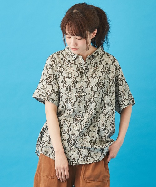 CUBE SUGAR（キューブシュガー）の「ボイル 総柄プリント 半袖 ドルマンスリーブ シャツ（シャツ/ブラウス・レディース・ベージュ/ネイビー/グレー/サックスブルー・M）」の2枚目の写真