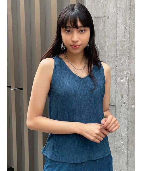 EMODA（エモダ）の「プリーツミニマルタンクトップ（タンクトップ・レディース・ブラック/ブルー/その他/その他1・FREE）」の2枚目の写真