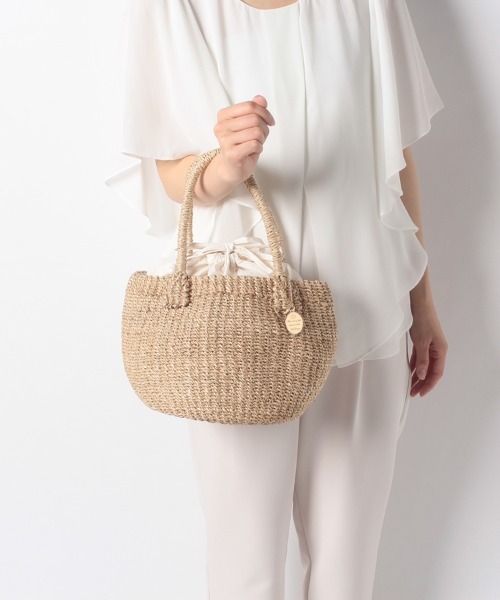 Via Demizon(ビアデミゾン)の「WEB限定 丸形カゴバッグ(かごバッグ・レディース・アイボリー/ブラック・フリー)」の5枚目の写真