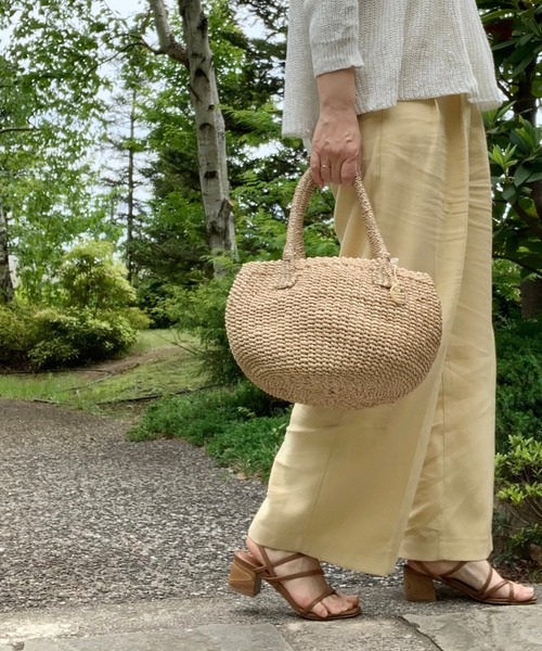 Via Demizon(ビアデミゾン)の「WEB限定 丸形カゴバッグ(かごバッグ・レディース・アイボリー/ブラック・フリー)」の3枚目の写真