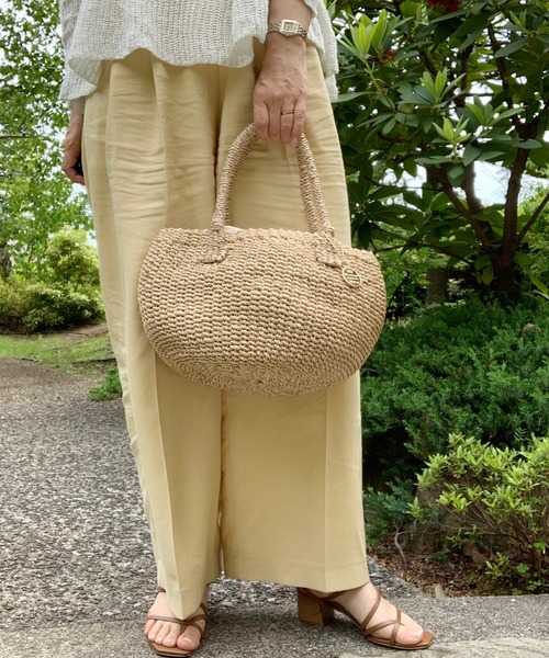 Via Demizon(ビアデミゾン)の「WEB限定 丸形カゴバッグ(かごバッグ・レディース・アイボリー/ブラック・フリー)」の4枚目の写真