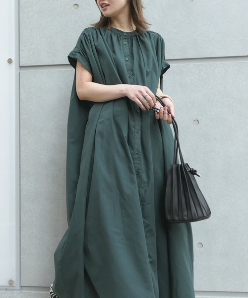 CORNERS（コーナーズ）の「たっぷりギャザーシャツワンピース（シャツワンピース・レディース・ブラック/ブラウン/オフホワイト/オレンジ/グリーン/ブルー/グリーン系その他・M）」の17枚目の写真