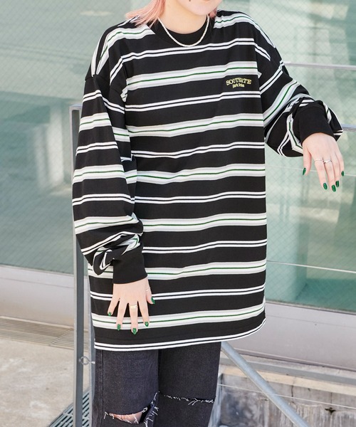 Mark Gonzales(マーク・ゴンザレス)の「Mark Gonzales/マークゴンザレス コラボ MONO-MART別注 ビッグシルエット カレッジロゴ/マルチボーダー刺繍ロゴ ロンT(Tシャツ/カットソー・メンズ・ブラック/ダークグレー/ホワイト/アイボリー/ダークブラウン/ブラック系その他/グリーン/グレイッシュベージュ・M/L)」の4枚目の写真