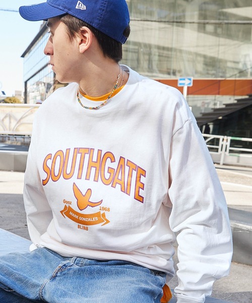 Mark Gonzales(マーク・ゴンザレス)の「Mark Gonzales/マークゴンザレス コラボ MONO-MART別注 ビッグシルエット カレッジロゴ/マルチボーダー刺繍ロゴ ロンT(Tシャツ/カットソー・メンズ・ブラック/ダークグレー/ホワイト/アイボリー/ダークブラウン/ブラック系その他/グリーン/グレイッシュベージュ・M/L)」の22枚目の写真