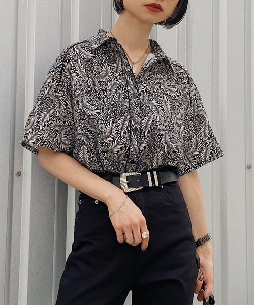 PAGEBOY（ページボーイ）の「ネオボヘミアンショートスリーブシャツ（シャツ/ブラウス・レディース・ブラック系その他/ネイビー系・FREE）」の2枚目の写真