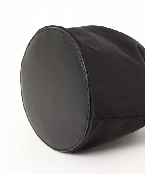 ADAM ET ROPE'（アダムエロペ）の「ナイロン巾着ミニポシェット（ショルダーバッグ・レディース・ブラック/レッド・FREE）」の17枚目の写真