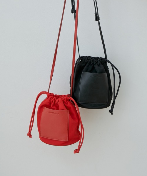 ADAM ET ROPE'（アダムエロペ）の「ナイロン巾着ミニポシェット（ショルダーバッグ・レディース・ブラック/レッド・FREE）」の18枚目の写真