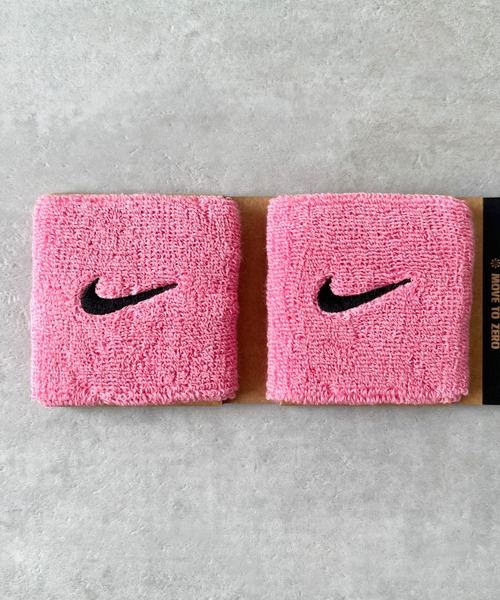 NIKE（ナイキ）の「NIKE(ナイキ)/2個セット スウッシュ 刺繍 無地 リストバンド 2パック（バングル/リストバンド・レディース・ホワイト/ブラック/ネイビー/グレー/レッド/ブルー/グリーン/ブラック系その他/ピンク/オレンジ/その他1/その他2/その他3/その他4/その他5/その他6/その他7/その他8/ライトブルー/ダークグリーン/パープル/バーガンディー/ダークグレー/ホワイト×ブラック/ピンク系その他/その他9/ピンク系その他2/ゴールド/パープル系その他/ホワイト系その他/クリーム・FREE）」の18枚目の写真