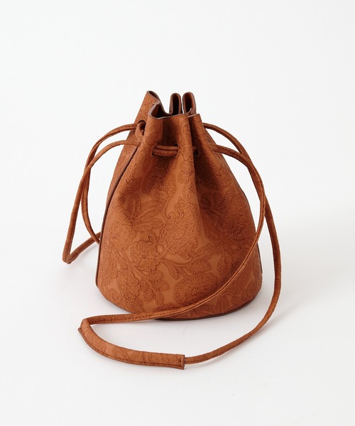 COLONY 2139(コロニートゥーワンスリーナイン)の「【WEB限定カラー:ピンク】フラワーエンボス巾着バッグ(ショルダーバッグ・レディース・ホワイト/ピンク/イエロー/レンガ・FREE)」の9枚目の写真