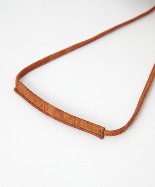 COLONY 2139(コロニートゥーワンスリーナイン)の「【WEB限定カラー:ピンク】フラワーエンボス巾着バッグ(ショルダーバッグ・レディース・ホワイト/ピンク/イエロー/レンガ・FREE)」の5枚目の写真