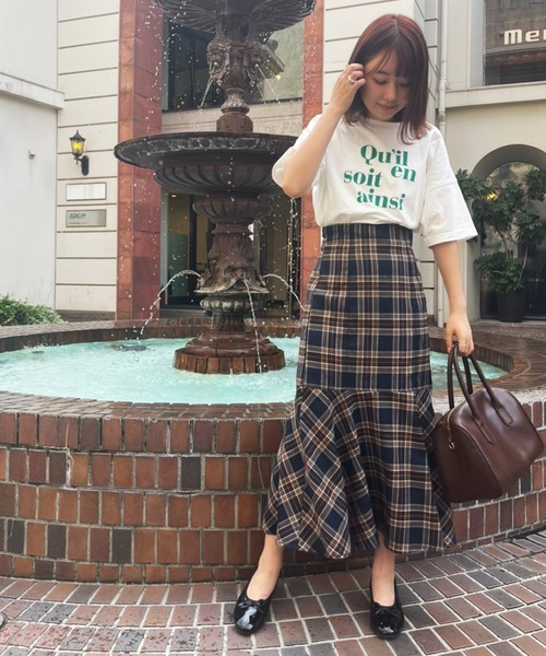 one after another NICE CLAUP（ワンアフターアナザーナイスクラップ）の「【S,Mサイズ展開あり】スタイルアップが叶う。ハイウエストレディマーメイドスカート（スカート・レディース・ブラック/ネイビー/ベージュ系その他/ブルー系その他/ブラウン系その他・SMALL/MEDIUM）」の22枚目の写真