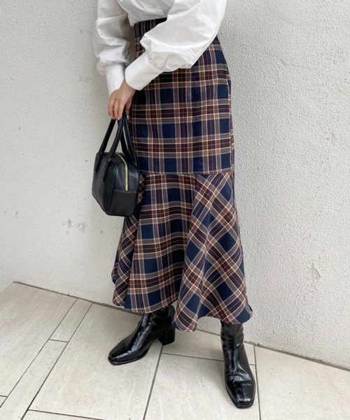 one after another NICE CLAUP（ワンアフターアナザーナイスクラップ）の「【S,Mサイズ展開あり】スタイルアップが叶う。ハイウエストレディマーメイドスカート（スカート・レディース・ブラック/ネイビー/ベージュ系その他/ブルー系その他/ブラウン系その他・SMALL/MEDIUM）」の11枚目の写真