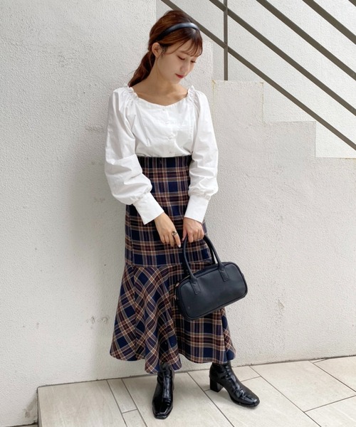 one after another NICE CLAUP（ワンアフターアナザーナイスクラップ）の「【S,Mサイズ展開あり】スタイルアップが叶う。ハイウエストレディマーメイドスカート（スカート・レディース・ブラック/ネイビー/ベージュ系その他/ブルー系その他/ブラウン系その他・SMALL/MEDIUM）」の6枚目の写真