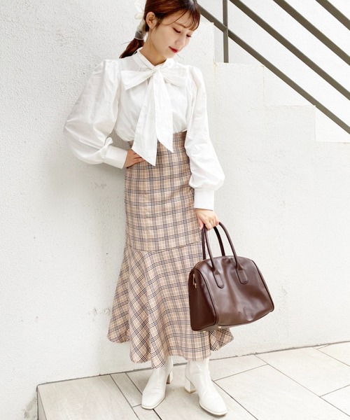 one after another NICE CLAUP（ワンアフターアナザーナイスクラップ）の「【S,Mサイズ展開あり】スタイルアップが叶う。ハイウエストレディマーメイドスカート（スカート・レディース・ブラック/ネイビー/ベージュ系その他/ブルー系その他/ブラウン系その他・SMALL/MEDIUM）」の14枚目の写真