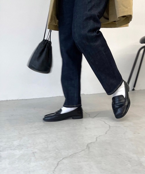 CANAL JEAN（キャナルジーン）の「via j(ヴィアジェイ) フェイクレザーローファー（ローファー・レディース・ブラック・38/39/37/36）」の4枚目の写真