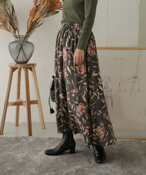 URBAN RESEARCH DOORS（アーバンリサーチドアーズ）の「レーヨン大花柄スカート（スカート・レディース・グレー系その他/オレンジ系その他・ONE）」の21枚目の写真