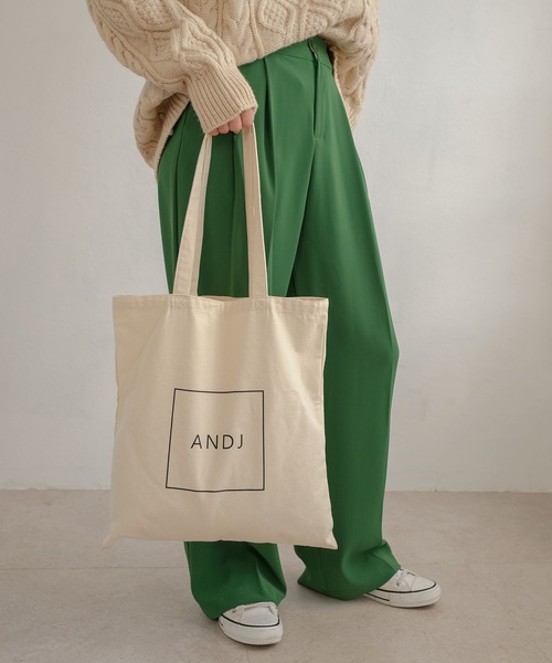 ＡＮＤＪ（アンドジェイ）の「ANDJロゴトートバッグ（トートバッグ・レディース・オフホワイト/ブラック・M）」の5枚目の写真
