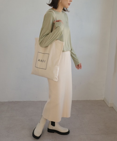 ＡＮＤＪ（アンドジェイ）の「ANDJロゴトートバッグ（トートバッグ・レディース・オフホワイト/ブラック・M）」の14枚目の写真