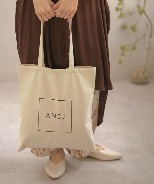 ＡＮＤＪ（アンドジェイ）の「ANDJロゴトートバッグ（トートバッグ・レディース・オフホワイト/ブラック・M）」の19枚目の写真