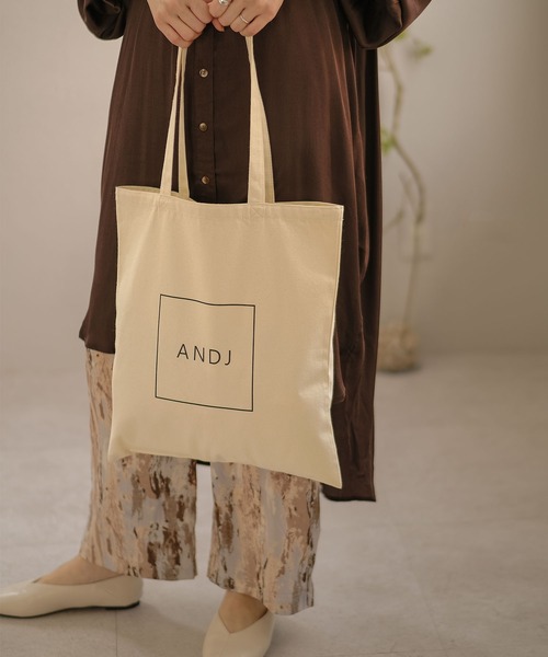 ＡＮＤＪ（アンドジェイ）の「ANDJロゴトートバッグ（トートバッグ・レディース・オフホワイト/ブラック・M）」の22枚目の写真