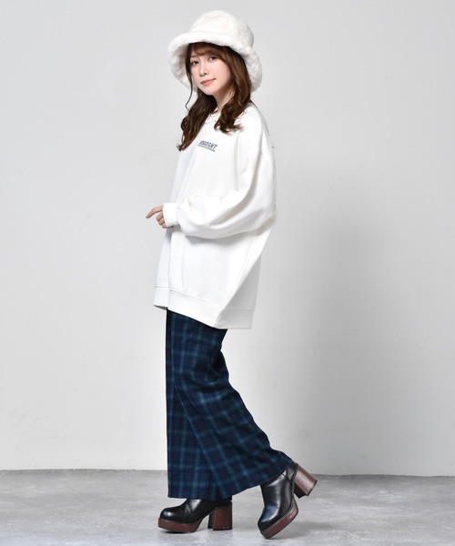 ems excite（エムズエキサイト）の「ロゴBIGトレーナー（スウェット・レディース・チャコールグレー/オフホワイト/グリーン・FREE）」の4枚目の写真