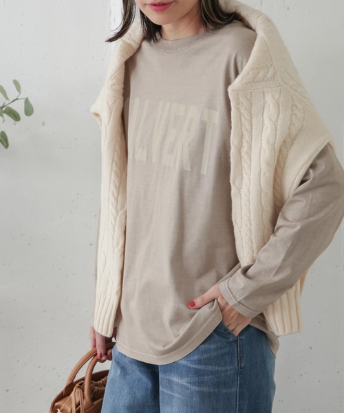 URBAN RESEARCH DOORS（アーバンリサーチドアーズ）の「カレッジロゴプリントTシャツ（Tシャツ/カットソー・レディース・アイボリー/グレー系その他/スミクロ・ONE）」の3枚目の写真