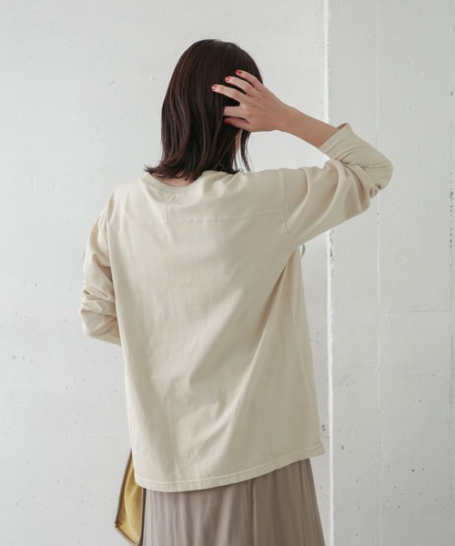 URBAN RESEARCH DOORS（アーバンリサーチドアーズ）の「カレッジロゴプリントTシャツ（Tシャツ/カットソー・レディース・アイボリー/グレー系その他/スミクロ・ONE）」の15枚目の写真