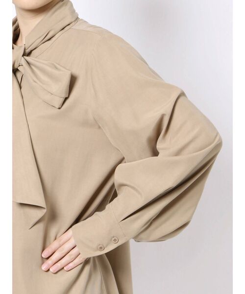 LAGUNAMOON（ラグナムーン）の「ボリュームボウタイブラウス（シャツ/ブラウス・レディース・ベージュ/ブラウン/プラム・FREE）」の9枚目の写真