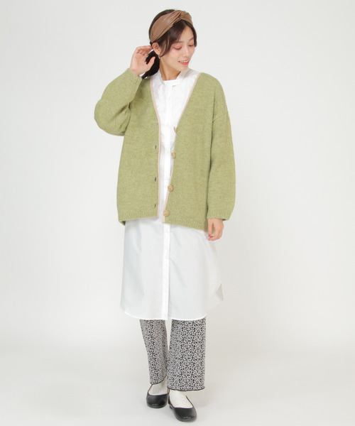 LBC(エルビーシー)の「キルトステッチバックタックワンピ(ワンピース・レディース・ホワイト/ベージュ/チャコールグレー・M)」の4枚目の写真