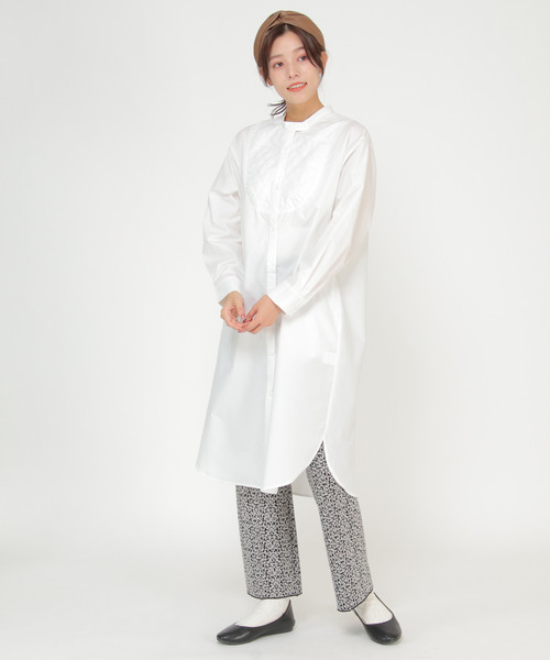 LBC(エルビーシー)の「キルトステッチバックタックワンピ(ワンピース・レディース・ホワイト/ベージュ/チャコールグレー・M)」の6枚目の写真