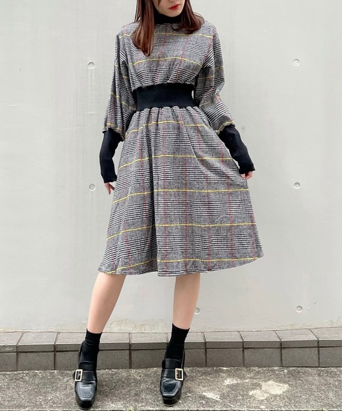 titty&Co. PETIT(ティティアンドコープティ)の「【titty&Co.PETIT】マルチチェックボリュームスリーブワンピース(ワンピース・レディース・ブラック/ブラウン・FREE)」の3枚目の写真