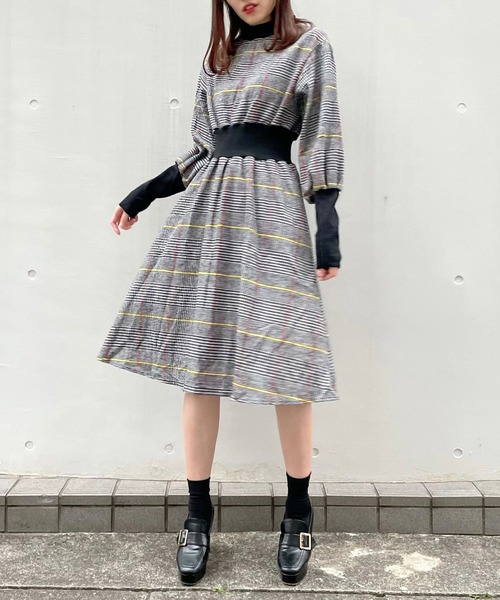 titty&Co. PETIT(ティティアンドコープティ)の「【titty&Co.PETIT】マルチチェックボリュームスリーブワンピース(ワンピース・レディース・ブラック/ブラウン・FREE)」の5枚目の写真