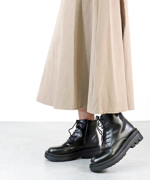 LibertyDoll（リバティードール）の「LIBERTYDOLL / [超軽量]スクエアトゥトラックソールレースアップブーツ (9081)　コンバットブーツ　ショートブーツ（ブーツ・レディース・ブラック/アイボリー/ホワイト/ダークブラウン/ブラック系その他・LL/S/M/L/3L/SS/40/41/42/44/43）」の11枚目の写真