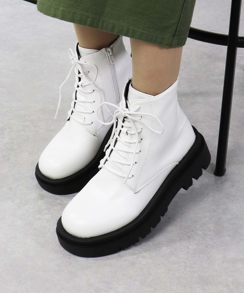 国内発送シャネル キャップ トゥ コンバット ブーツ 最高スタイル！【CHANEL】コンバットブーツ