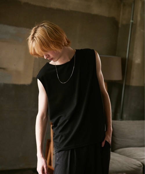 ln fortis（ロンフォルティス）の「ln fortis - ドライタッチノースリーブシャツ（タンクトップ・メンズ・ホワイト/ブラック・SMALL/MEDIUM）」の4枚目の写真