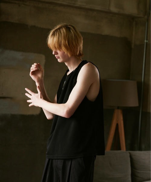 ln fortis（ロンフォルティス）の「ln fortis - ドライタッチノースリーブシャツ（タンクトップ・メンズ・ホワイト/ブラック・SMALL/MEDIUM）」の9枚目の写真