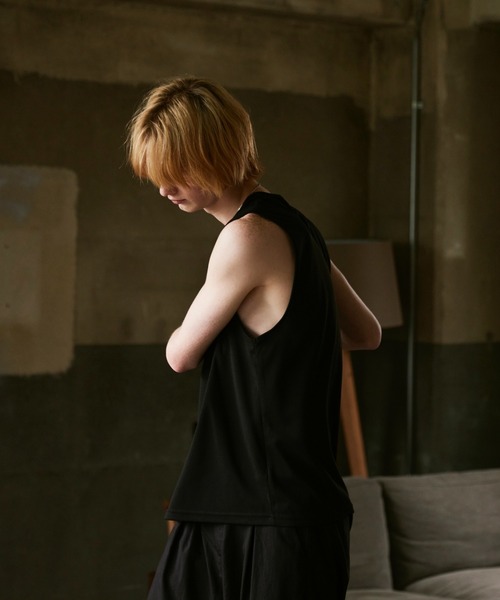 ln fortis（ロンフォルティス）の「ln fortis - ドライタッチノースリーブシャツ（タンクトップ・メンズ・ホワイト/ブラック・SMALL/MEDIUM）」の11枚目の写真