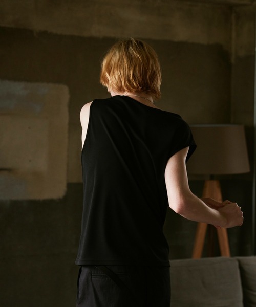 ln fortis（ロンフォルティス）の「ln fortis - ドライタッチノースリーブシャツ（タンクトップ・メンズ・ホワイト/ブラック・SMALL/MEDIUM）」の12枚目の写真