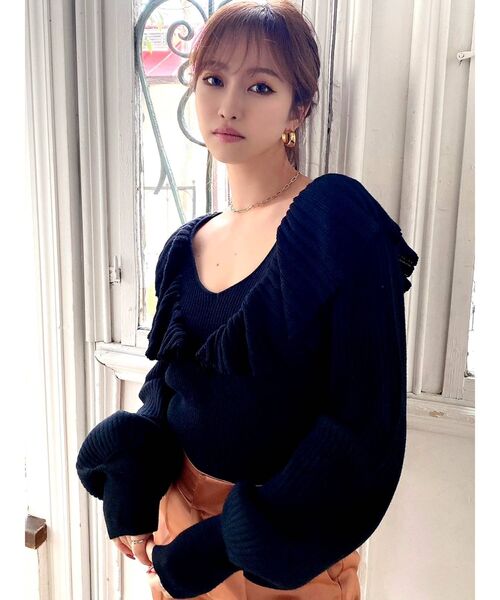 RESEXXY（リゼクシー）の「ラッフルデザインニットトップス（ニット/セーター・レディース・ブラック/ピンク/アイボリー・FREE）」の15枚目の写真