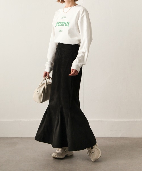 Chillfar(チルファー)の「スエードマーメイドスカート(スカート・レディース・ブラック/ブラウン/アイボリー・MEDIUM/LARGE)」の10枚目の写真