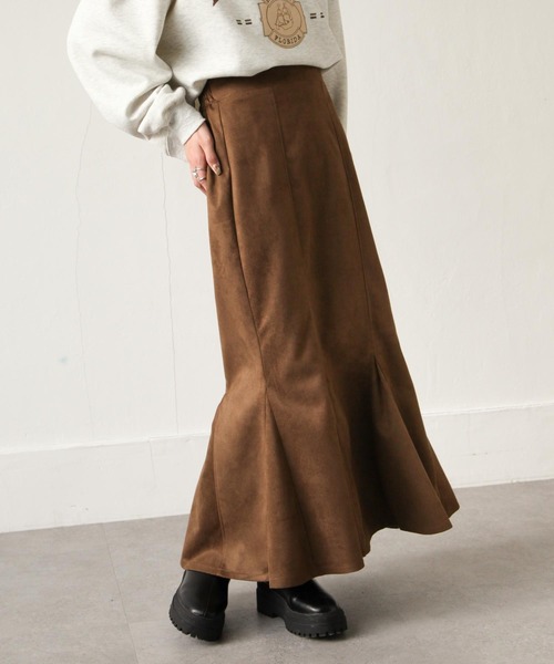 Chillfar(チルファー)の「スエードマーメイドスカート(スカート・レディース・ブラック/ブラウン/アイボリー・MEDIUM/LARGE)」の17枚目の写真