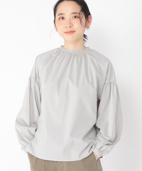 studio CLIP（スタディオクリップ）の「【イージーケア/接触冷感/速乾/マシーンウォッシャブル/Wフロント】ふんわりシャーリングブラウス（シャツ/ブラウス・レディース・ネイビー/グレー/オフホワイト・MEDIUM/LARGE）」の21枚目の写真