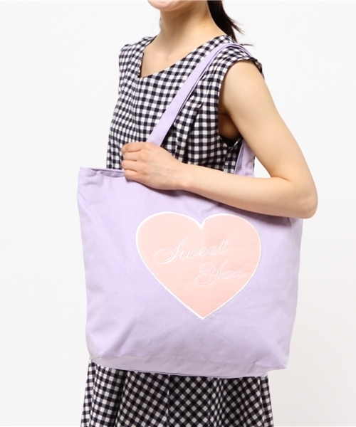 WEGO（ウィゴー）の「WEGO/ハートワッペンキャンバストートバッグ（トートバッグ・レディース・ホワイト/ブラック/パープル・FREE）」の4枚目の写真